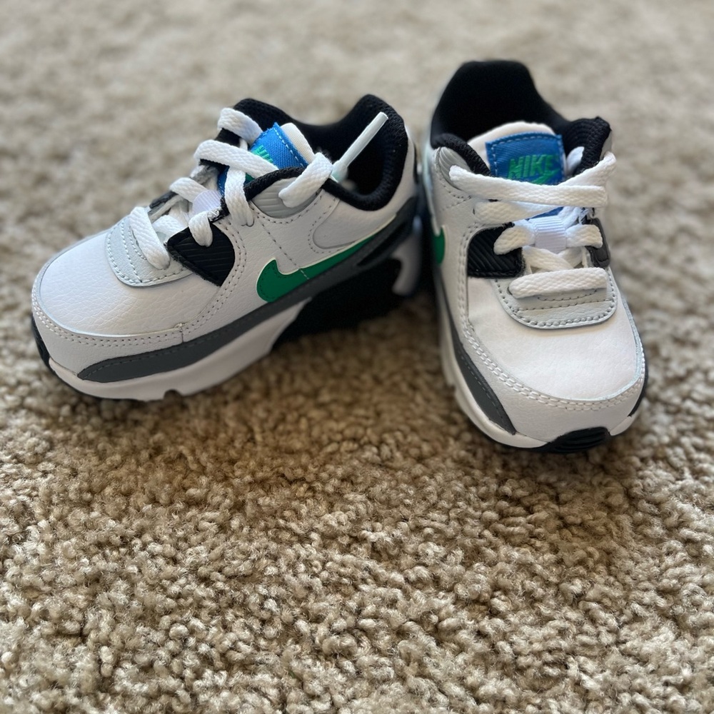 Nike Infant White/Black/Green/Gray Sneakers